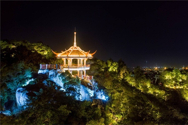 公園景觀照明應(yīng)達(dá)到整體協(xié)調(diào)融洽 公園景觀照明應(yīng)達(dá)到整體協(xié)調(diào)融洽