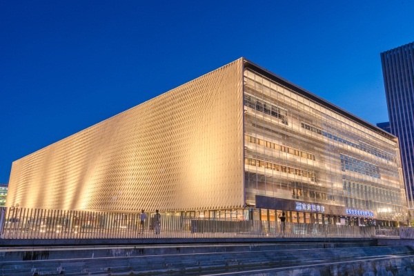 建筑亮化工程是城市文化的重要組成部分 建筑亮化工程是城市文化的重要組成部分